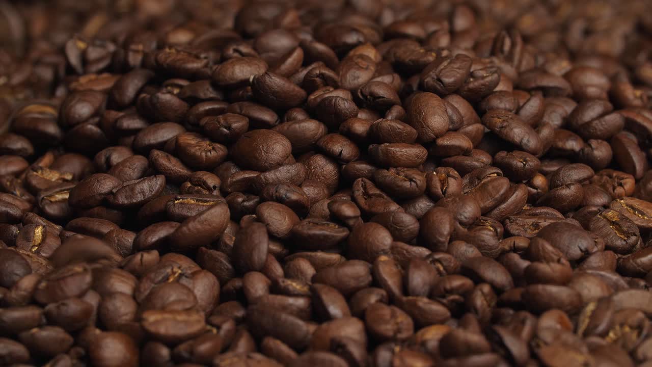 Falling Coffee Beans, Video In 4K, 50Fps