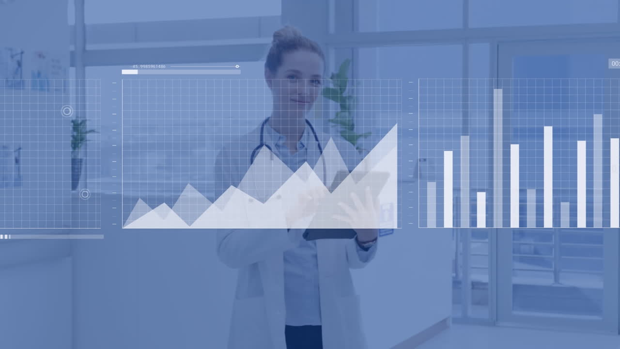 animación del procesamiento de datos sobre una doctora caucásica