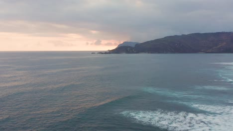 Overcast-sunset-of-Seger-near-Kuta-Lombok