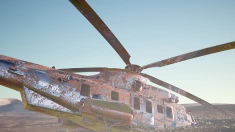 viejo helicóptero militar oxidado