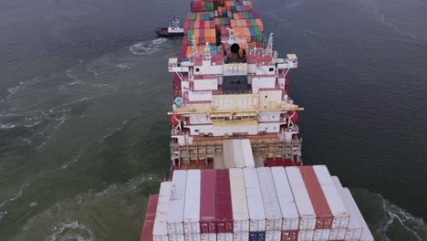 Cargo-Merchant-ship-heading-in-to-Barbour-Terminal-in-LaPorte,-Texas