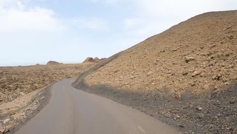 parque natural de los volcanes en lanzarote, la montaña de fuego de timanfaya