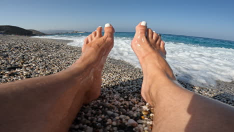 descansar en la costa del mar