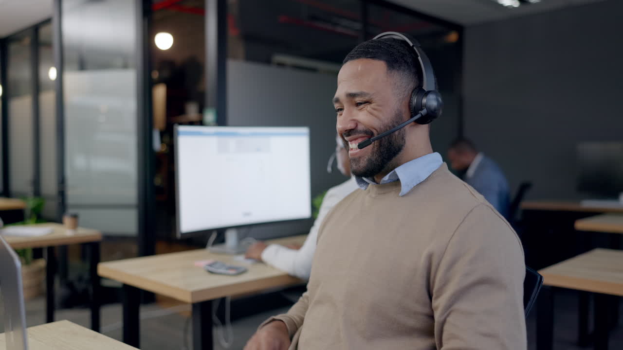 Video, call center and man