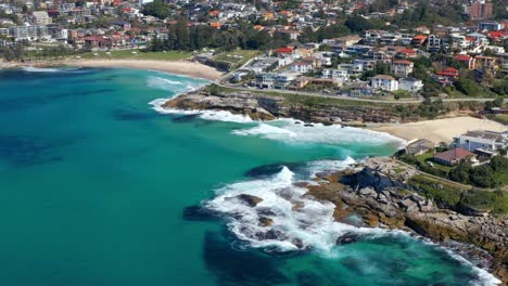 tamarama- und bronte-strände in den östlichen vororten von sydney, new south wales, australien