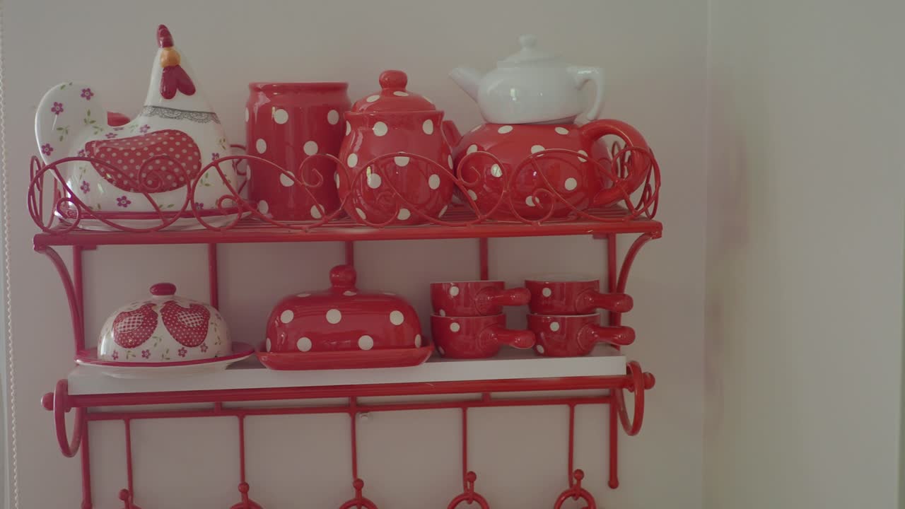 빨간색과 색 폴카 점 주방 장식