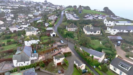 Die-Rückseite-Zeigt-Ein-Malerisches-Altes-Englisches-Dorf-In-Polruan,-Cornwall