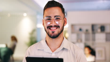 Portrait,-corporate-and-man-in-office-happy