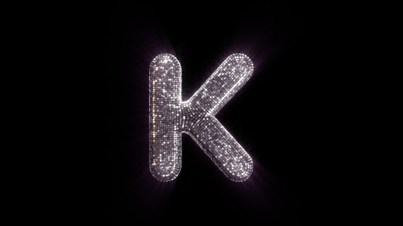 Lettera K a sfera da discoteca animata e scintillante su sfondo nero