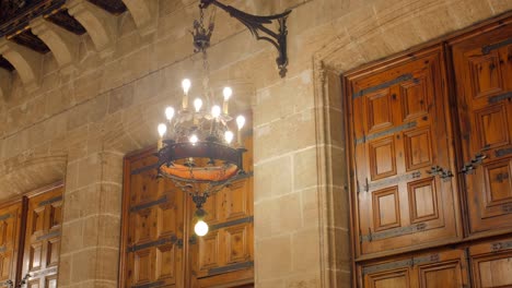 Interior-Del-Castillo-Medieval-Lonja-De-La-Seda-&quot;sala-Del-Consulat-De-La-Mar&quot;-Bellamente-Capturado-En-Un-Video-De-4k-Que-Destaca-Su-Brillantez-Arquitectónica