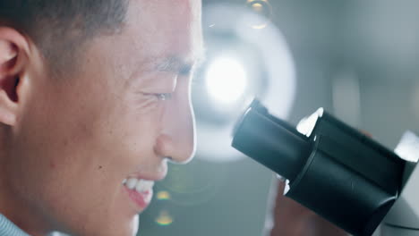 의학, 연구 및 현미경을 가진 아시아인