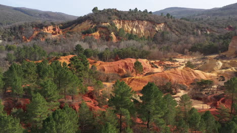 Vista-Panorámica-Colorado-Provenzal-Rustrel-Famosa-Mina-De-Ocre-Francia-Antena