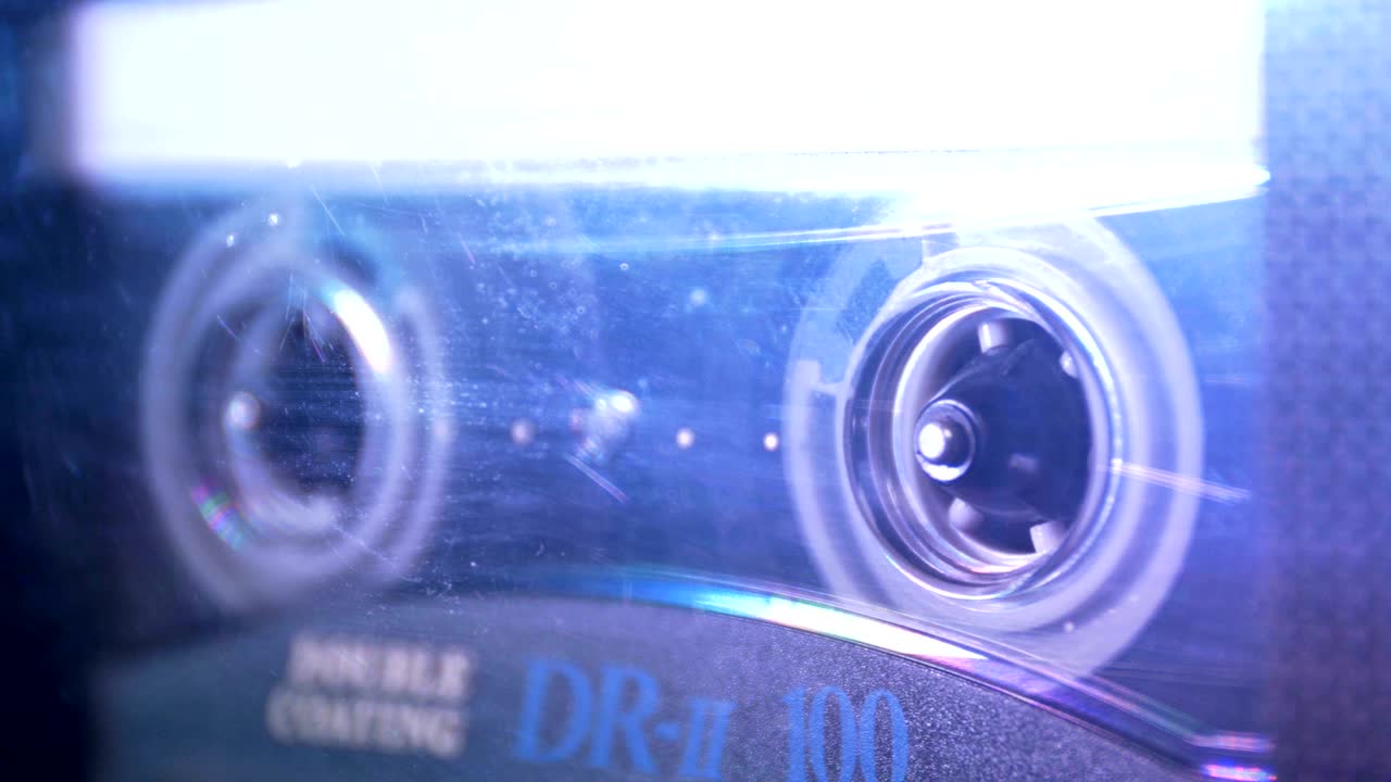 플레이어에 있는 오디오 카세트. 클로즈업