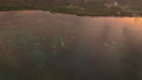 filipinas costa del océano pacífico costa reflejo del sol bosque tropical, aérea