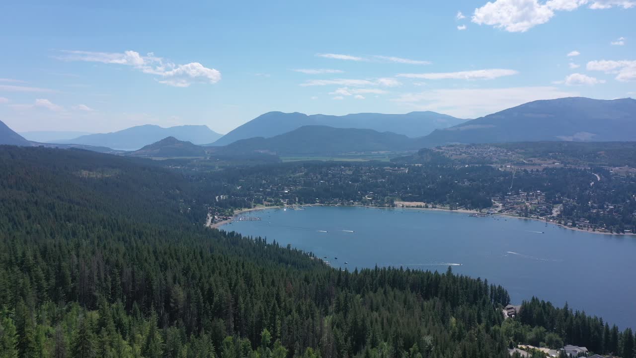 explorando el lago shuswap y la bahía ciega desde arriba