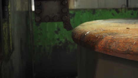 máquina industrial para el procesamiento de metales