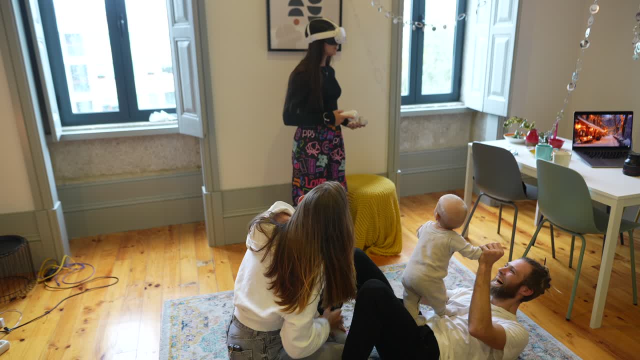 가상 현실 게임 세션을 즐기는 가족