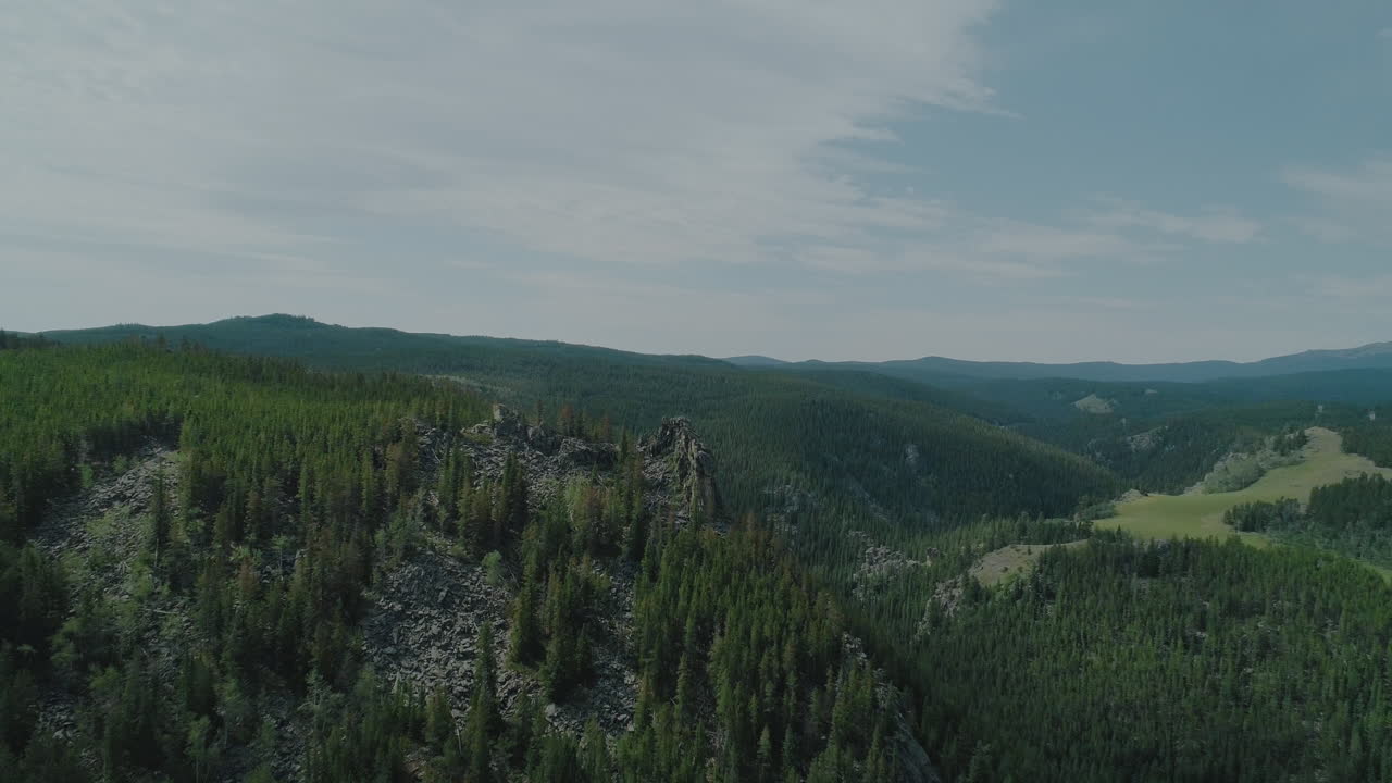 aerial del cañón en las montañas bighorn de wyoming