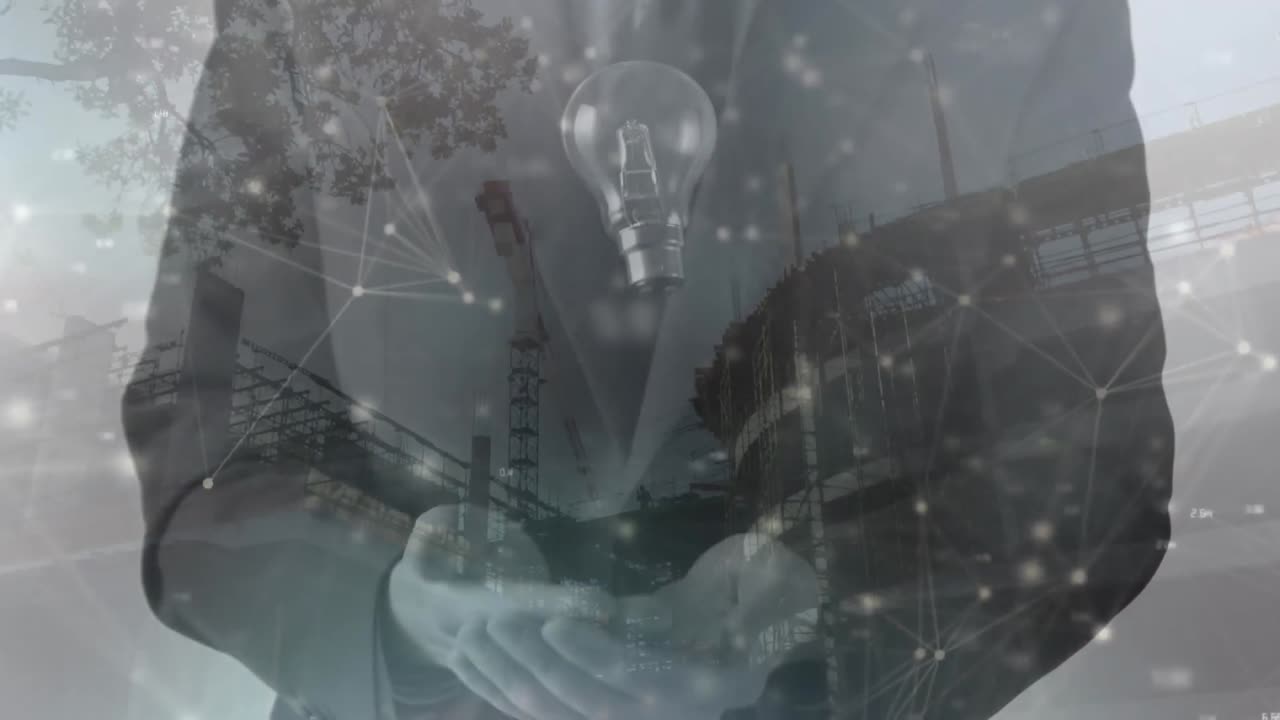 비즈니스맨이 전구를 던지고 잡는 네트워크의 애니메이션, 도시 위에서