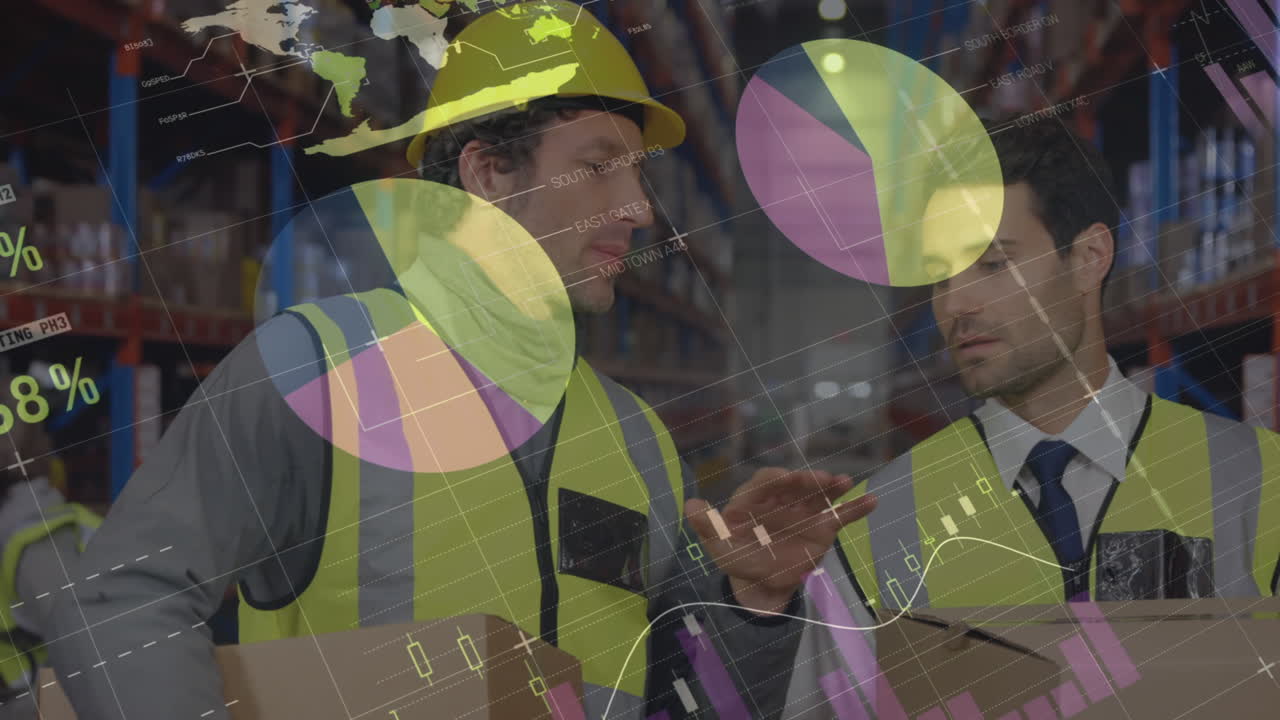 procesamiento de datos estadísticos contra el supervisor masculino caucásico y el trabajador discutiendo en el almacén