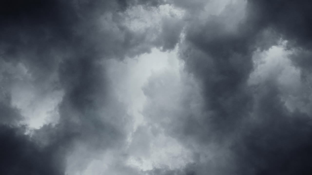 4k 뇌우, 적란운 및 번쩍이는 번개