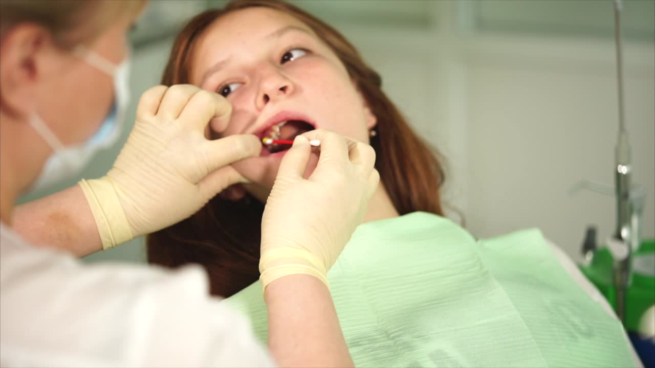 십대의 치과 검사