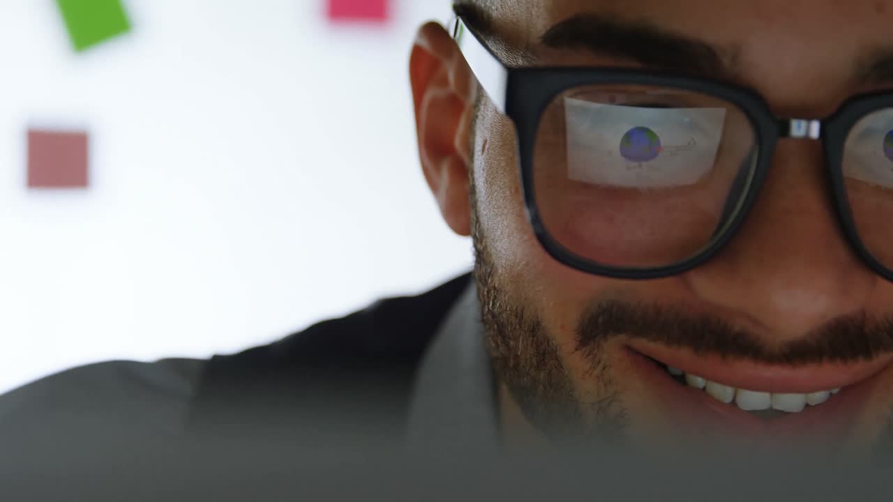 ejecutivo trabajando en la oficina 4k