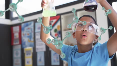 realización de experimentos científicos, niños sosteniendo vasos con animación de la estructura molecular