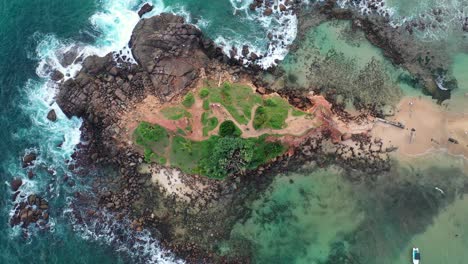 parrot rock, mirissa, sri lanka