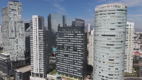 vista aérea de edificios en santa fe, méxico, cerca de la mexicana