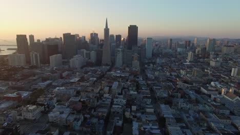 Vista-Aérea-De-Chinatown-En-San-Francisco-Al-Atardecer