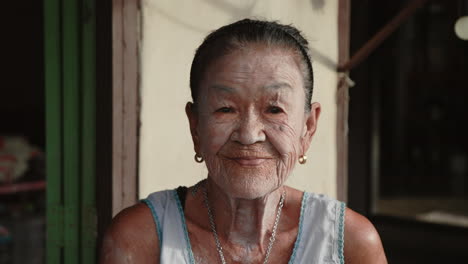 retrato de una mujer anciana