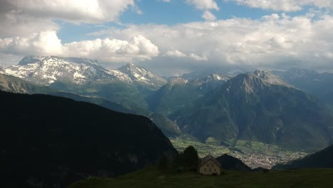 Toma-De-Barrido-De-Drones-Desde-Blatten-Bei-Naters,-Suiza