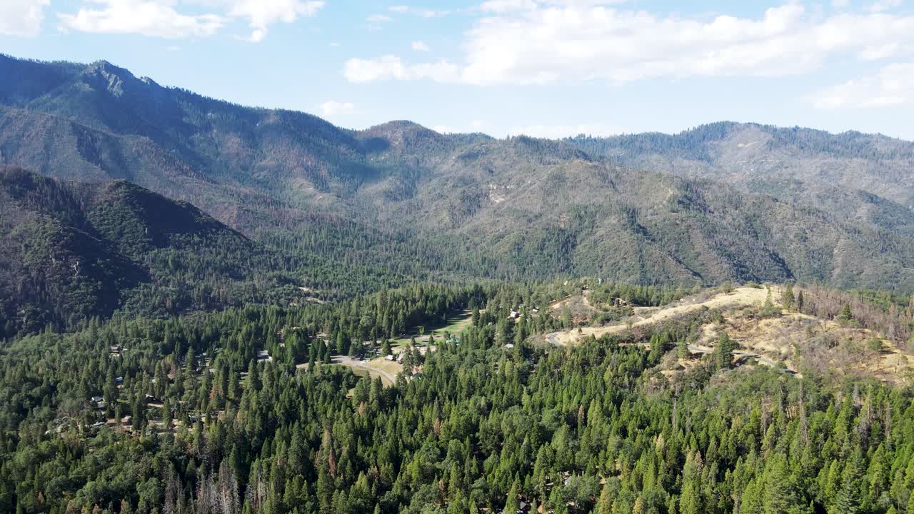 antena mountain valley sequoia national park en las montañas de sierra nevada