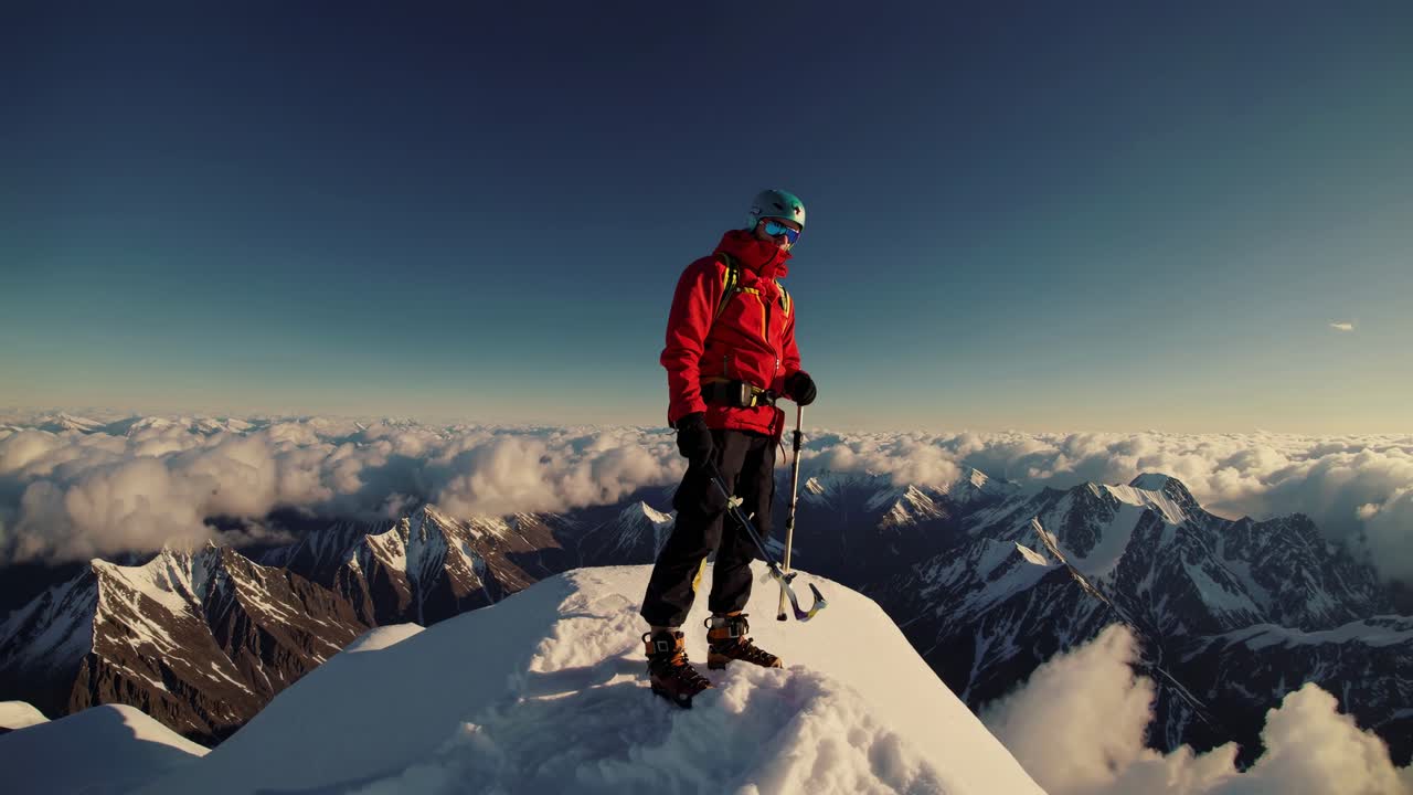 Alpinista sulla Vetta