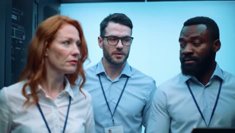 it team in server room
