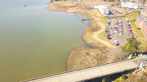 Drone-Aéreo-Sobre-El-Puente-En-Slough-To-Bay