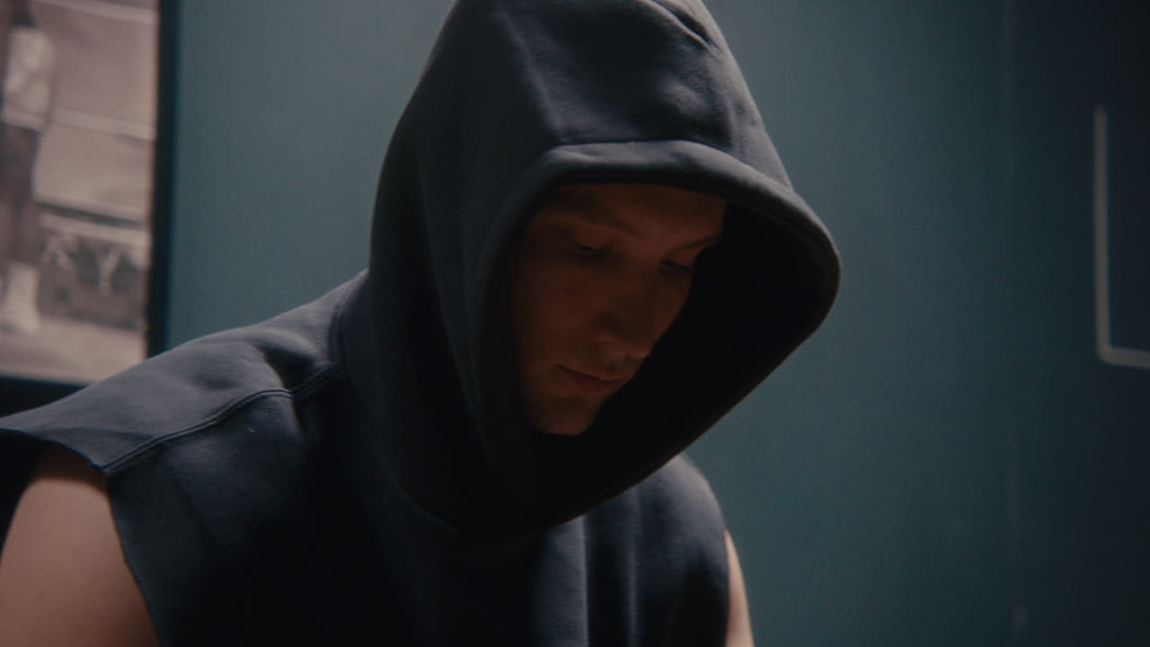 atleta preparándose para el entrenamiento de boxeo