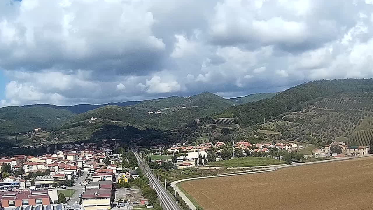 frescobaldi vista aérea de los viñedos de la industria, empresa de producción de vino chianti cerca de pontassieve