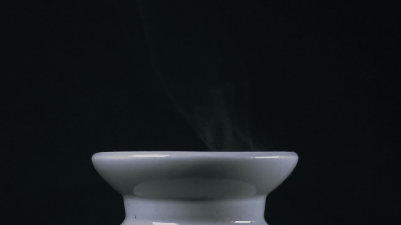 작은 바보의 느린 방에서 연기