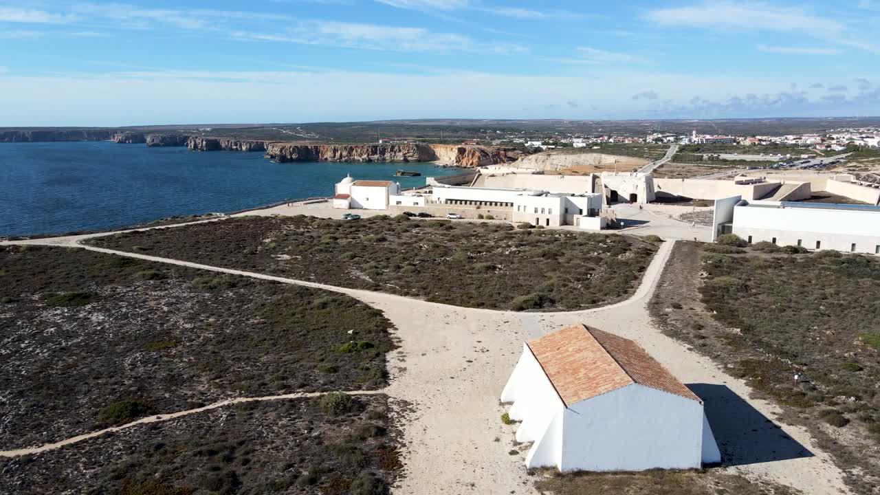 유럽 의 요새 앞 의 공중 사진