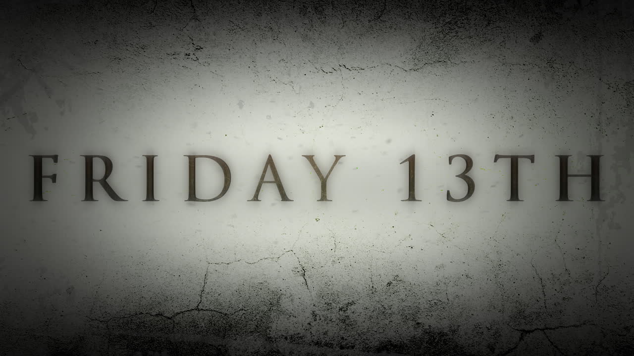 viernes 13 en el muro grunge gris oscuro