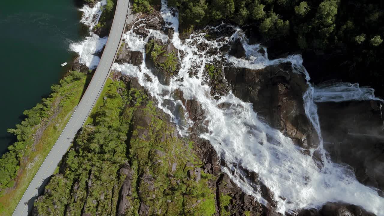 las cataratas de langfossen, noruega, europa del norte, escandinavia