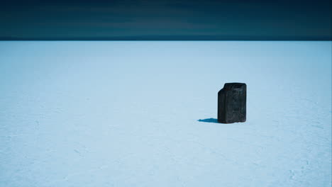 Alter-Kraftstoffkanister-Aus-Metall-In-Salt-Flats-In-Utah