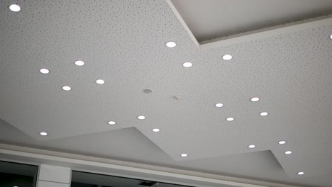 Moderno-Diseño-Interior-De-Luz-Empotrada-En-El-Techo-Blanco