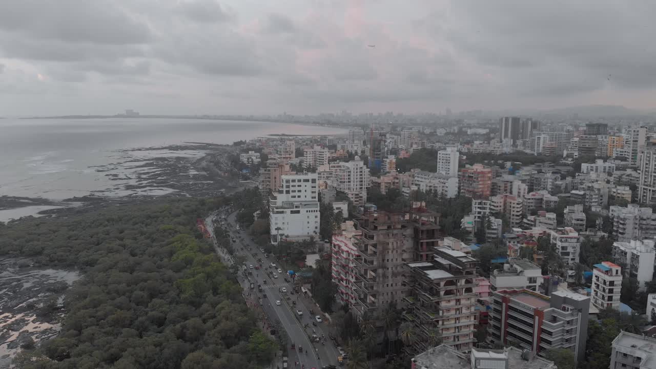 toma aérea estable sobre los suburbios de mumbai india