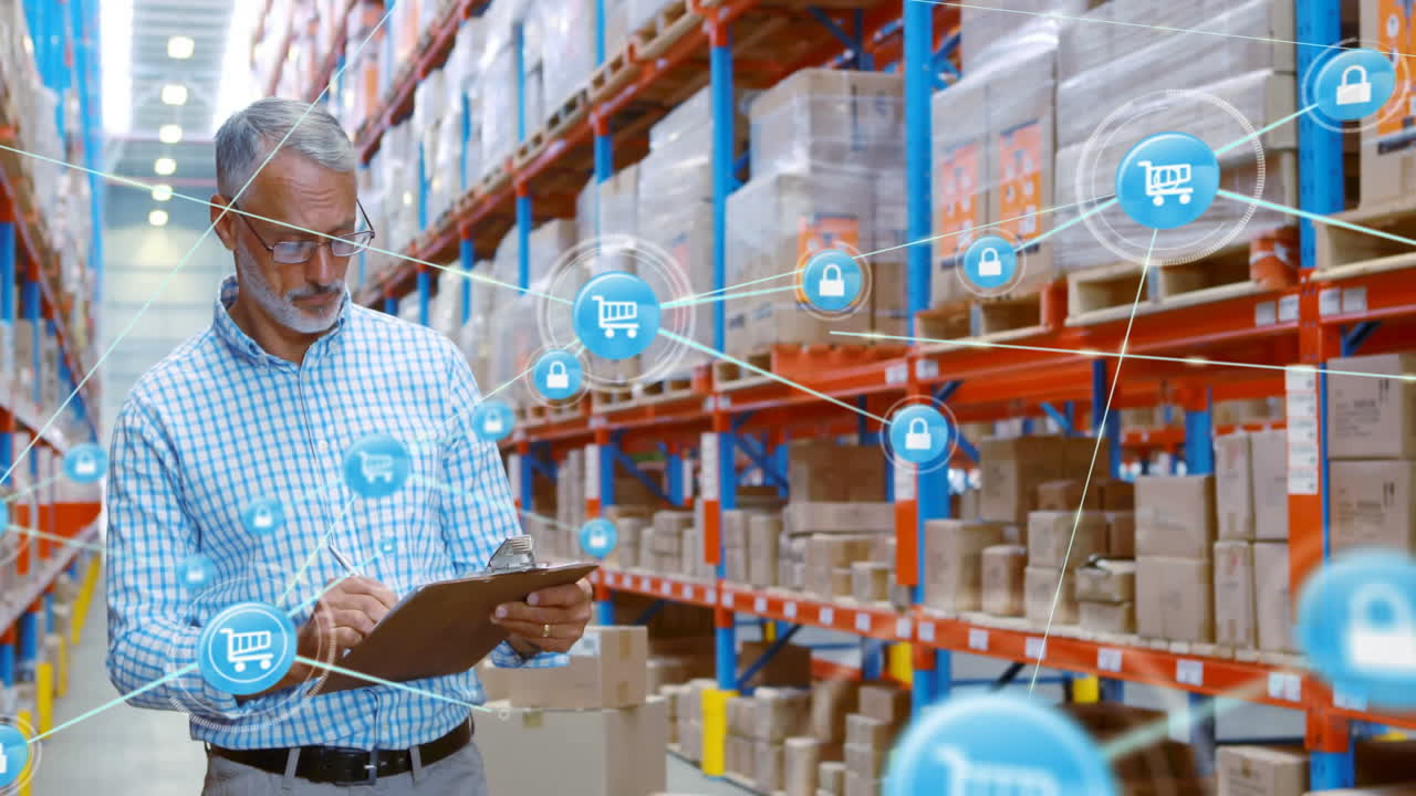 animación de la red de conexiones con iconos de tranvía sobre el hombre caucásico que trabaja en el almacén