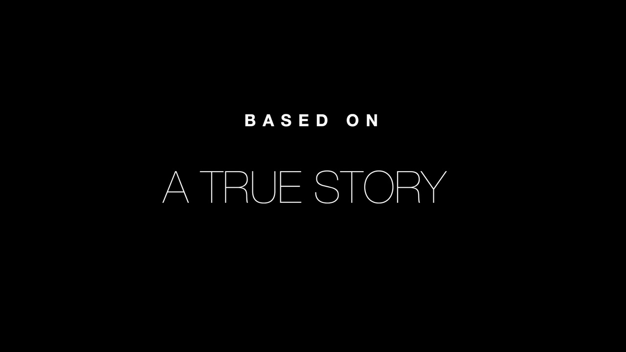 Animazione testuale cinematografica "Basato su una storia vera" su sfondo nero