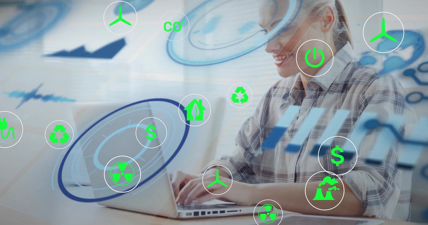 Donna che digita al laptop, avviando turbine eoliche fluttuanti e icone di riciclo che mostrano dati di finanza verde