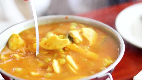 thai fish curry soup